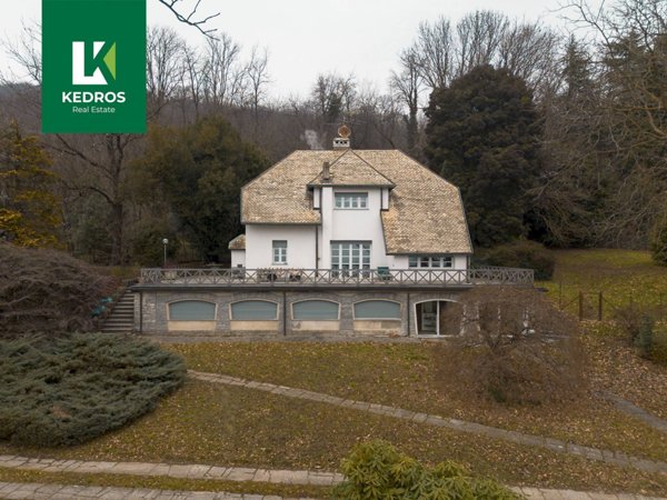 casa indipendente in vendita a Comerio