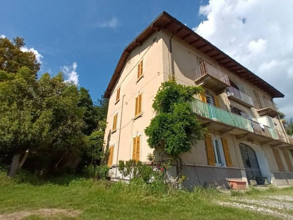 casa indipendente in vendita a Comerio in zona Mattello