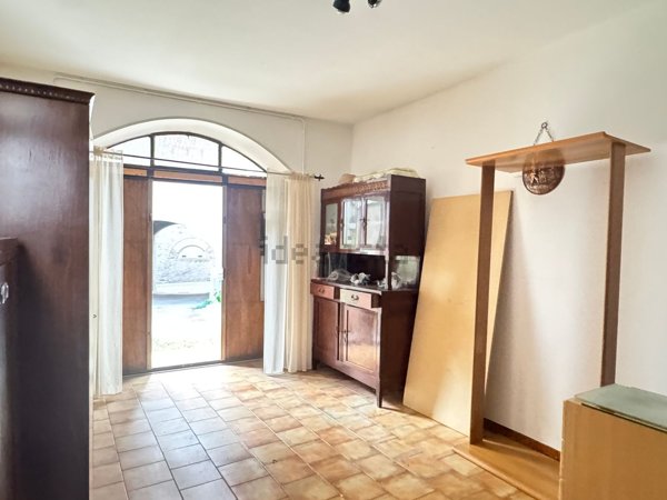 casa semindipendente in vendita a Comerio