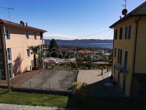 casa indipendente in vendita a Comerio