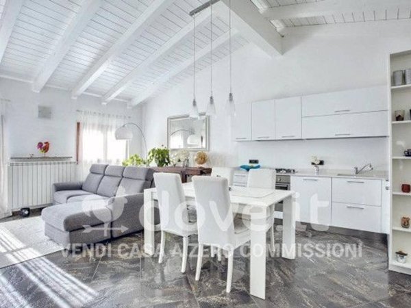 attico in vendita a Comerio in zona Muro