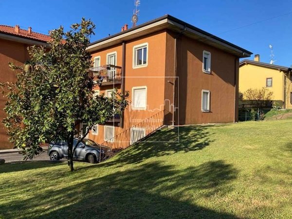 appartamento in vendita a Comerio