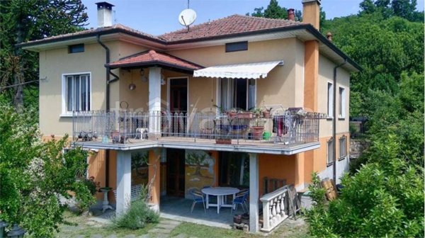 casa indipendente in vendita a Comerio in zona Orocco