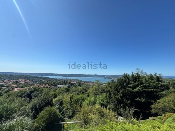 appartamento in vendita a Comerio in zona Vigne