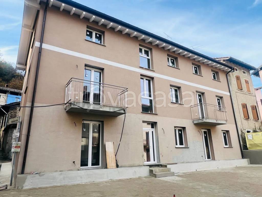 appartamento in vendita a Cremenaga