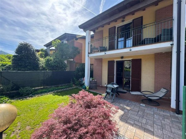 casa indipendente in vendita a Cremenaga