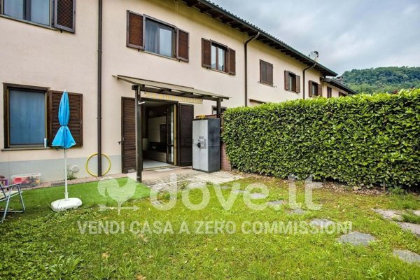 casa indipendente in vendita a Cremenaga