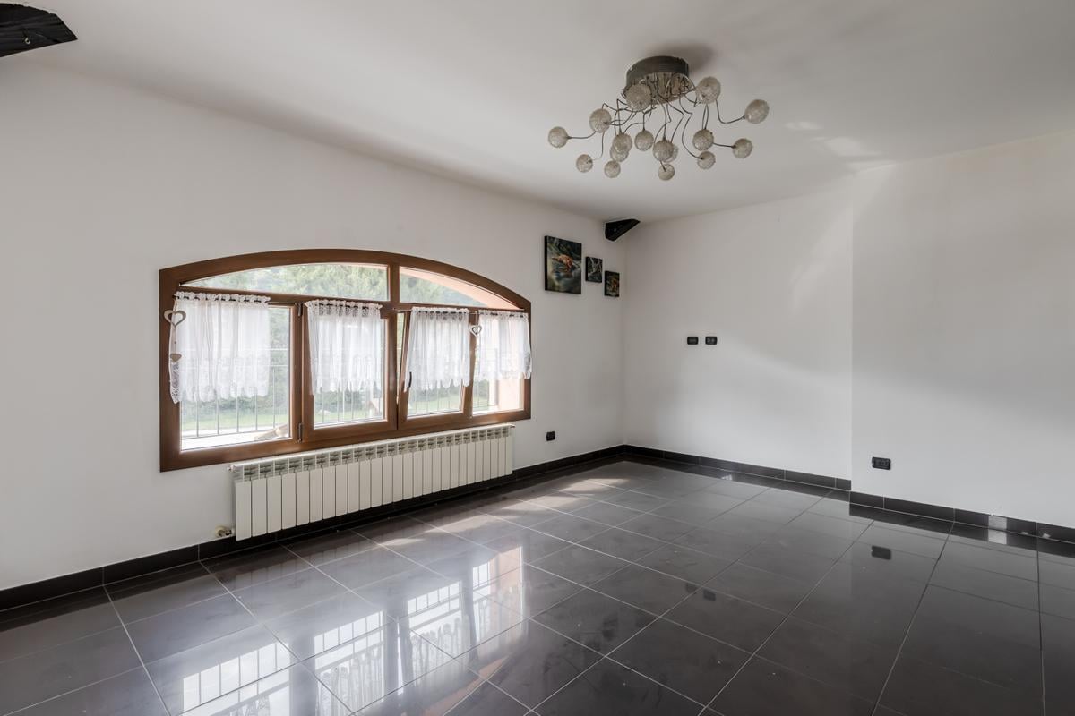 appartamento in vendita a Cremenaga