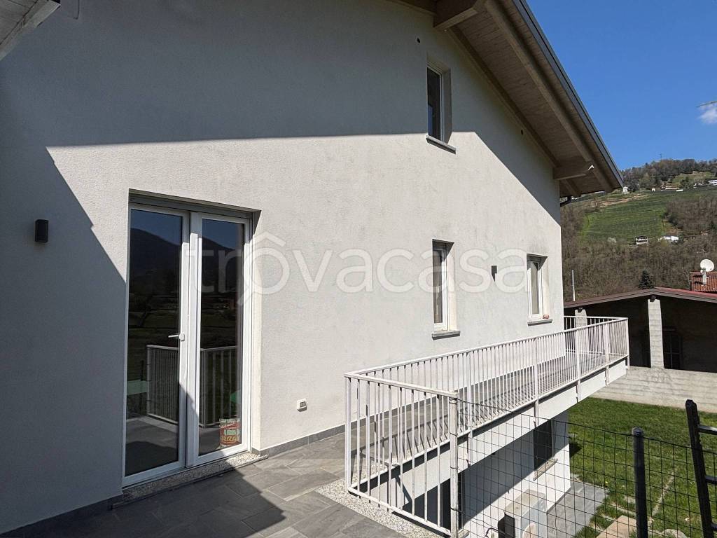 appartamento in vendita a Cremenaga