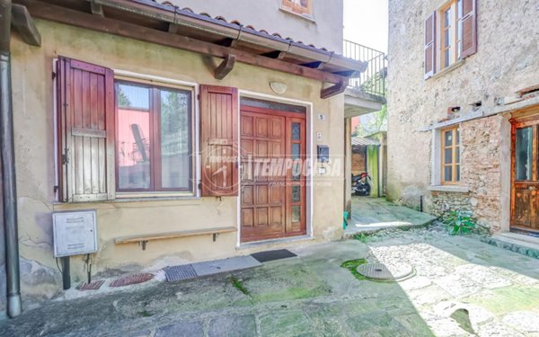 appartamento in vendita a Cremenaga