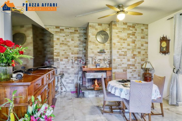 casa indipendente in vendita a Cremenaga