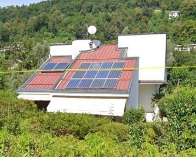 casa indipendente in vendita a Cremenaga