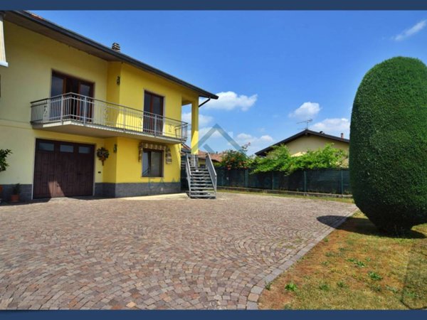casa indipendente in vendita a Crosio della Valle