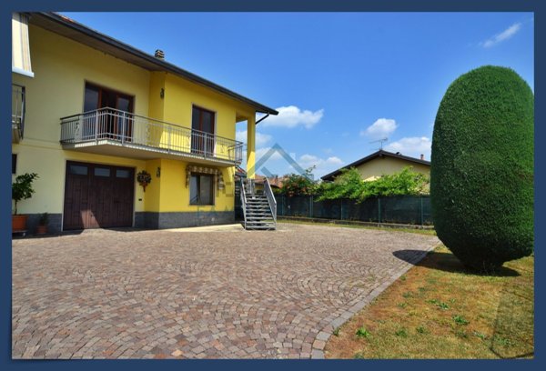 casa indipendente in vendita a Crosio della Valle