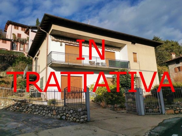casa indipendente in vendita a Cuasso al Monte in zona Borgnana