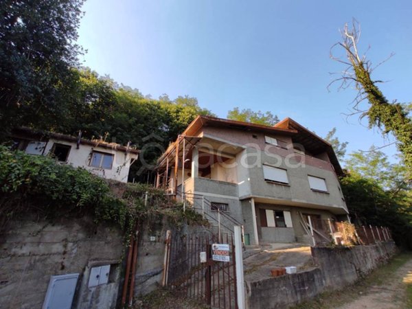 casa indipendente in vendita a Cuasso al Monte in zona Cavagnano