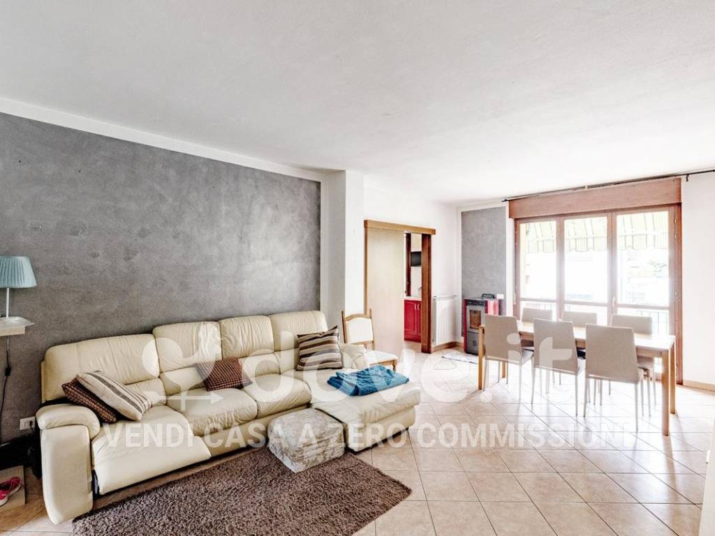 appartamento in vendita a Cuasso al Monte
