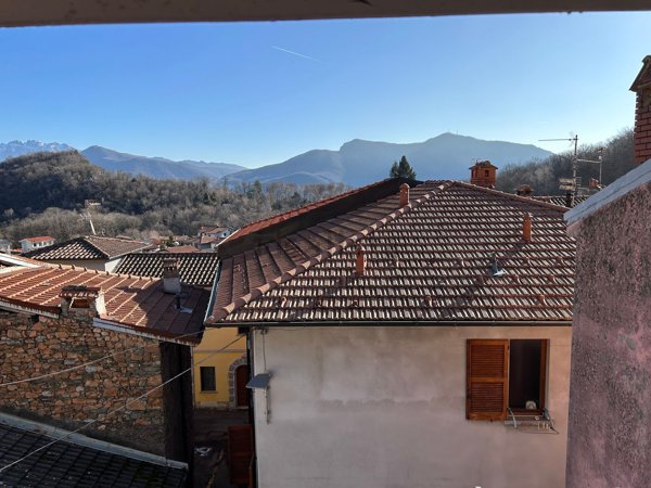 appartamento in vendita a Cuasso al Monte in zona Cavagnano