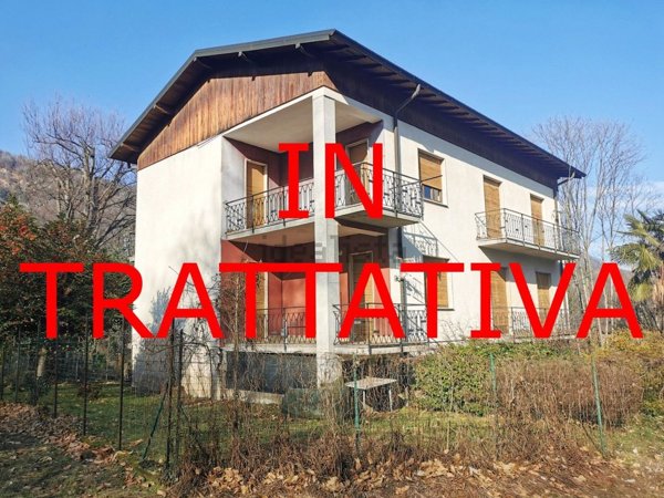 casa indipendente in vendita a Cuasso al Monte