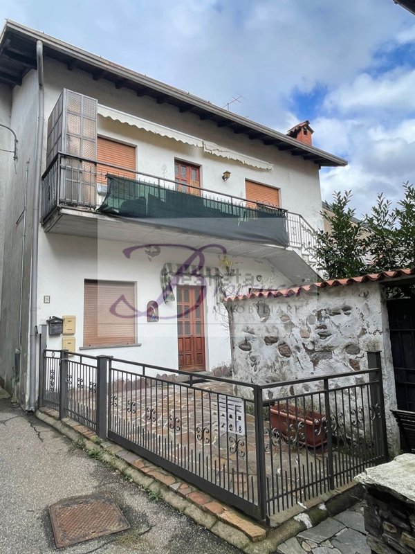 pentavano in vendita a Cuasso al Monte