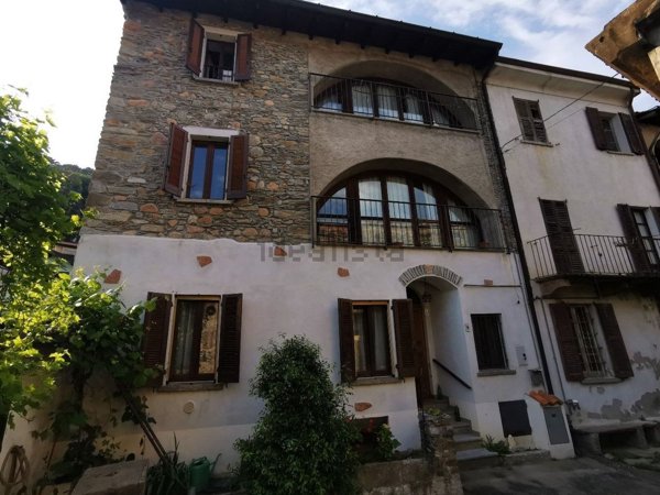 appartamento in vendita a Cuasso al Monte