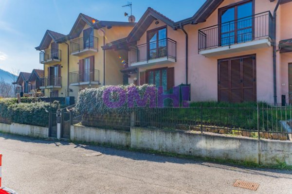 casa indipendente in vendita a Cuasso al Monte in zona Cuasso al Piano