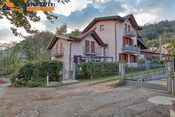 appartamento in vendita a Cuasso al Monte in zona Cuasso al Piano