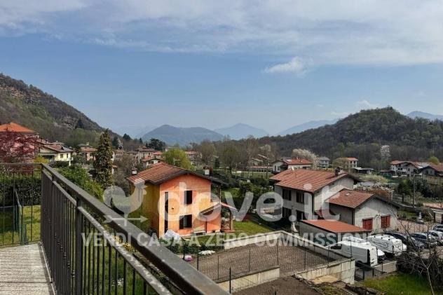 casa indipendente in vendita a Cuasso al Monte