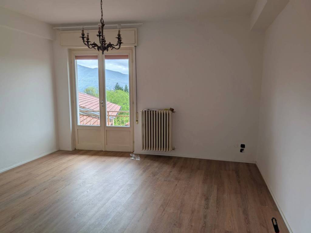 appartamento in vendita a Cuasso al Monte