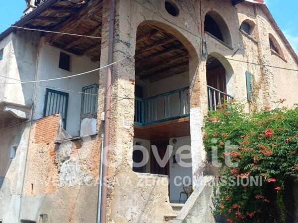 appartamento in vendita a Cuasso al Monte in zona Cuasso al Piano