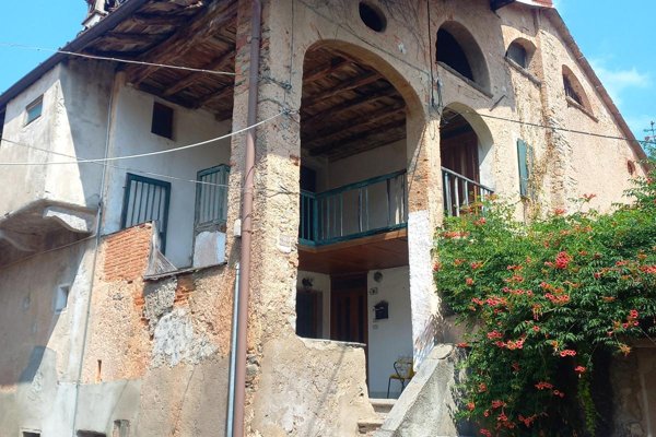 appartamento in vendita a Cuasso al Monte