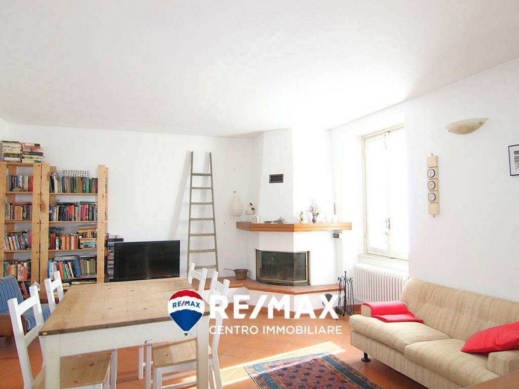 casa indipendente in vendita a Cuasso al Monte in zona Cavagnano