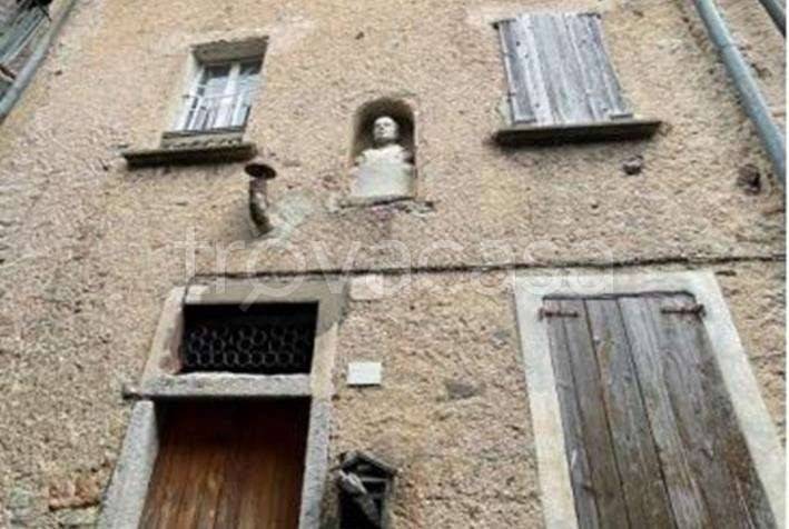 appartamento in vendita a Cuasso al Monte