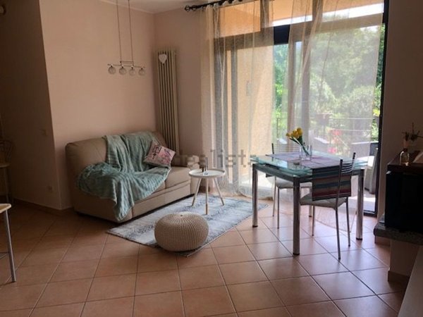 appartamento in vendita a Cuasso al Monte in zona Cuasso al Lago