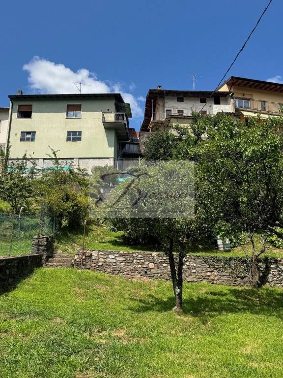 casa indipendente in vendita a Cuasso al Monte in zona Borgnana