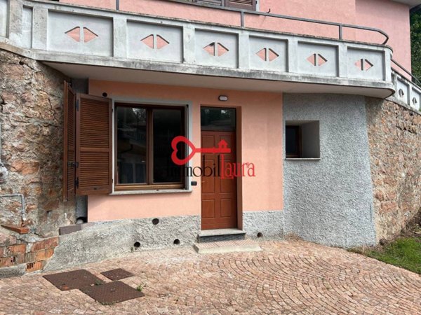 appartamento in vendita a Cuasso al Monte