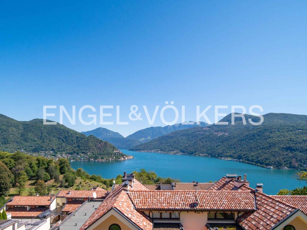 appartamento in vendita a Cuasso al Monte in zona Cuasso al Lago