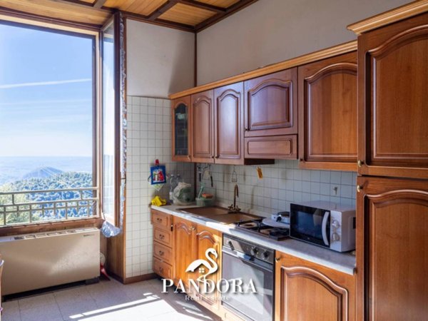 appartamento in vendita a Cuasso al Monte