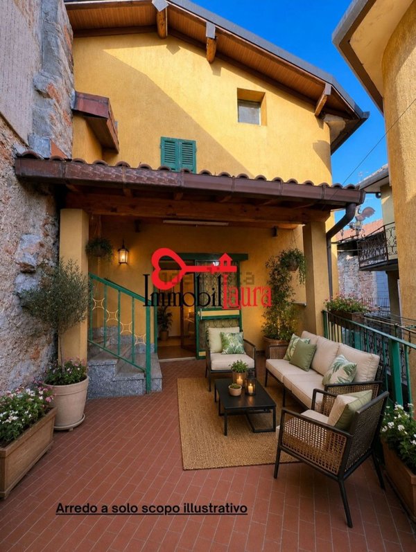 casa semindipendente in vendita a Cuasso al Monte in zona Cavagnano
