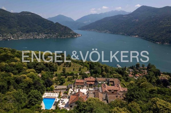 appartamento in vendita a Cuasso al Monte in zona Cuasso al Lago