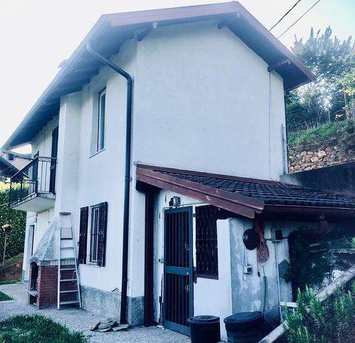 casa indipendente in vendita a Cuasso al Monte