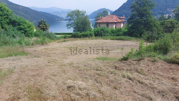 terreno edificabile in vendita a Cuasso al Monte
