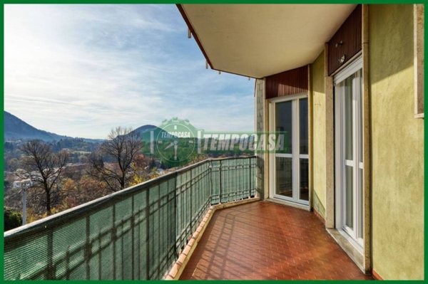 appartamento in vendita a Cuasso al Monte in zona Cuasso al Piano