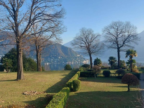 casa indipendente in vendita a Cuasso al Monte