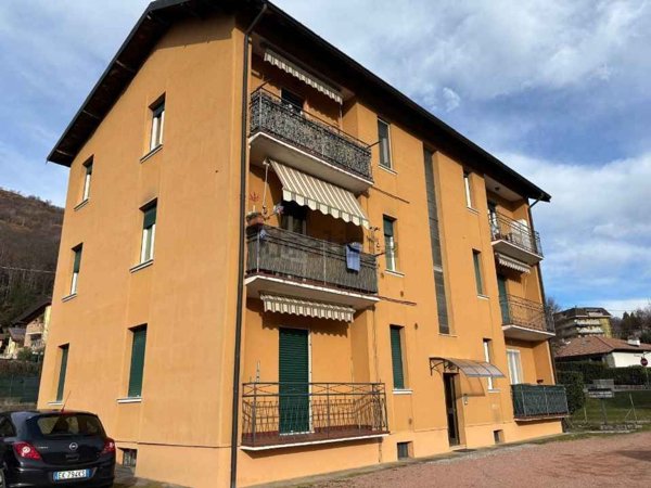 appartamento in vendita a Cuasso al Monte