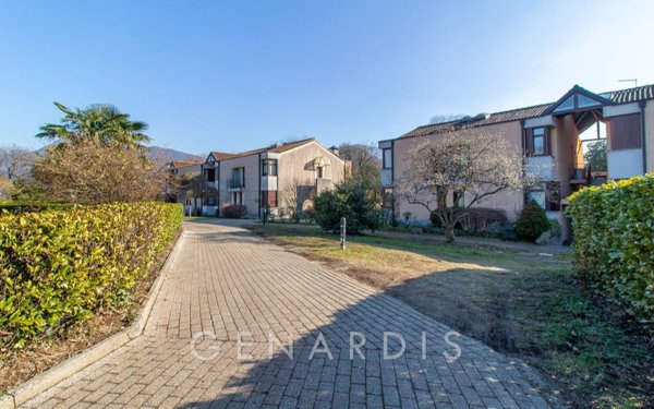 appartamento in vendita a Cuasso al Monte in zona Cuasso al Lago