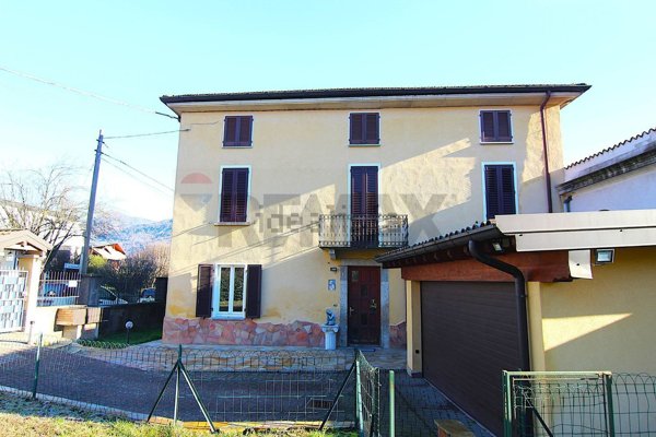 appartamento in vendita a Cuasso al Monte in zona Cuasso al Piano