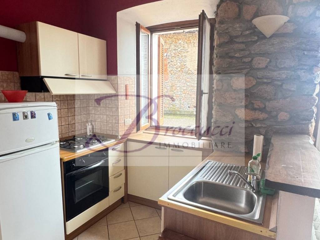 appartamento in vendita a Cuasso al Monte in zona Cavagnano