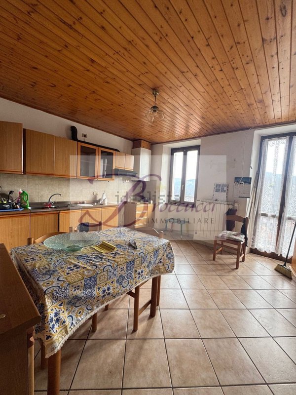 appartamento in vendita a Cuasso al Monte in zona Cavagnano