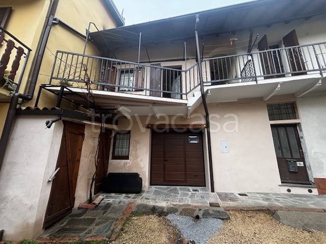 casa indipendente in vendita a Cuasso al Monte in zona Cuasso al Piano